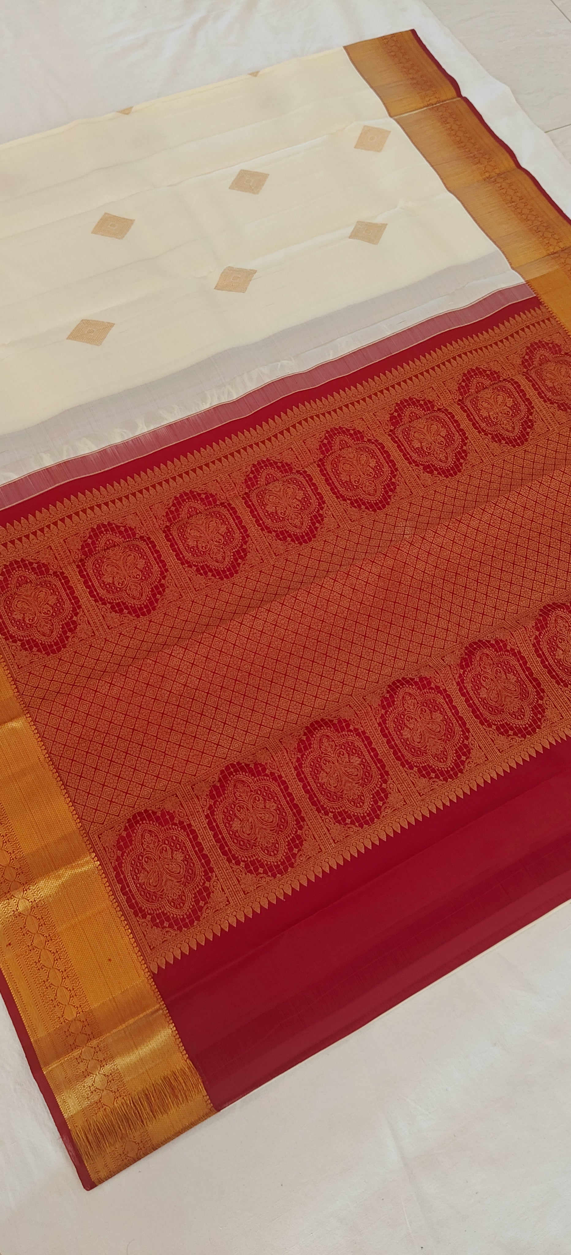 Off White and Maroon Pure Handloom Kanchipuram Silk Saree