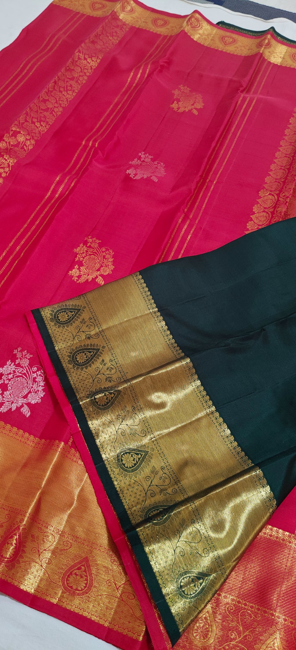 Pure Kanchipuram Handloom Silk Saree –Red and Green Contrast Blouse