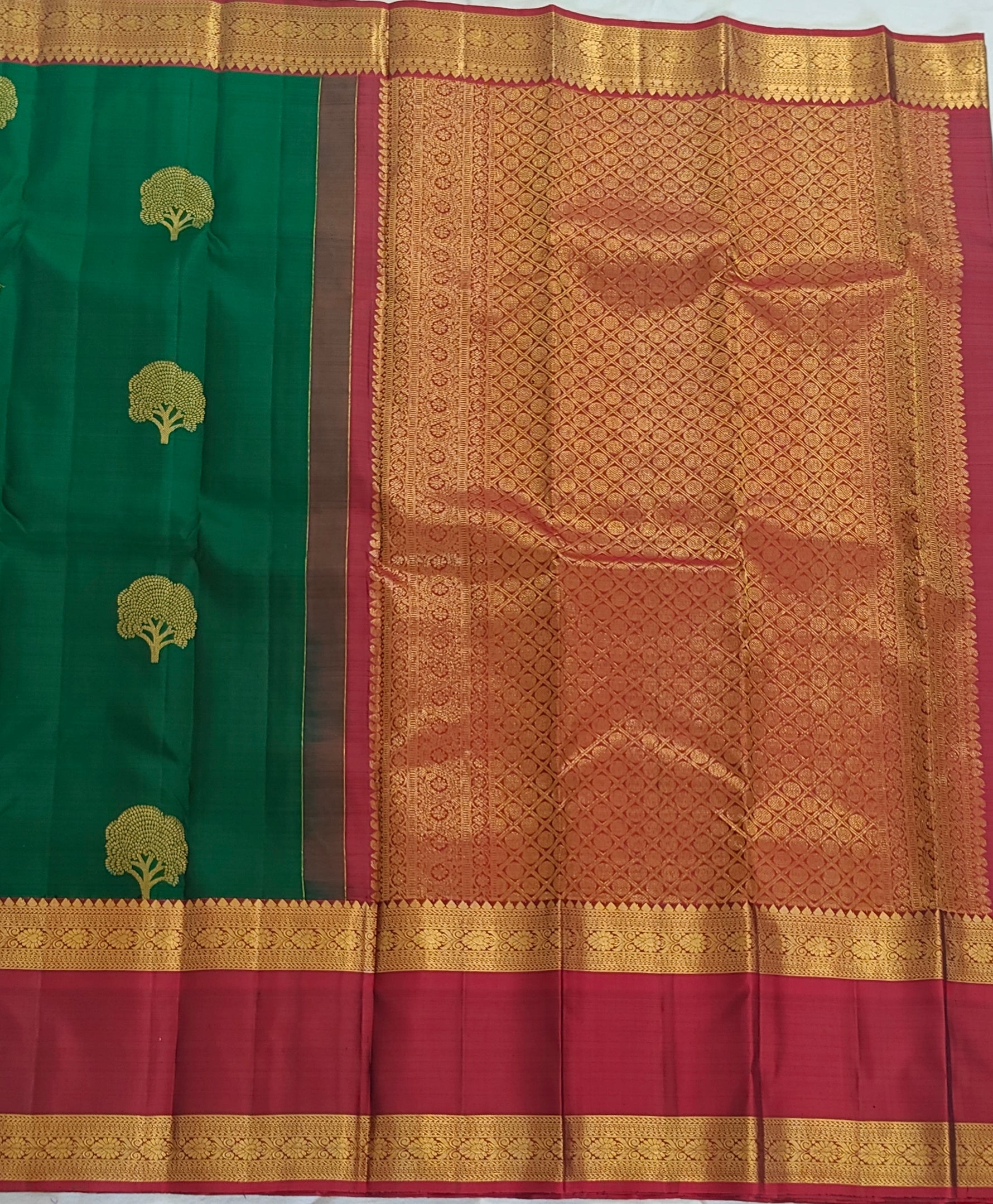 Pure Kanchipuram Handloom Silk Saree – Green & Maroon