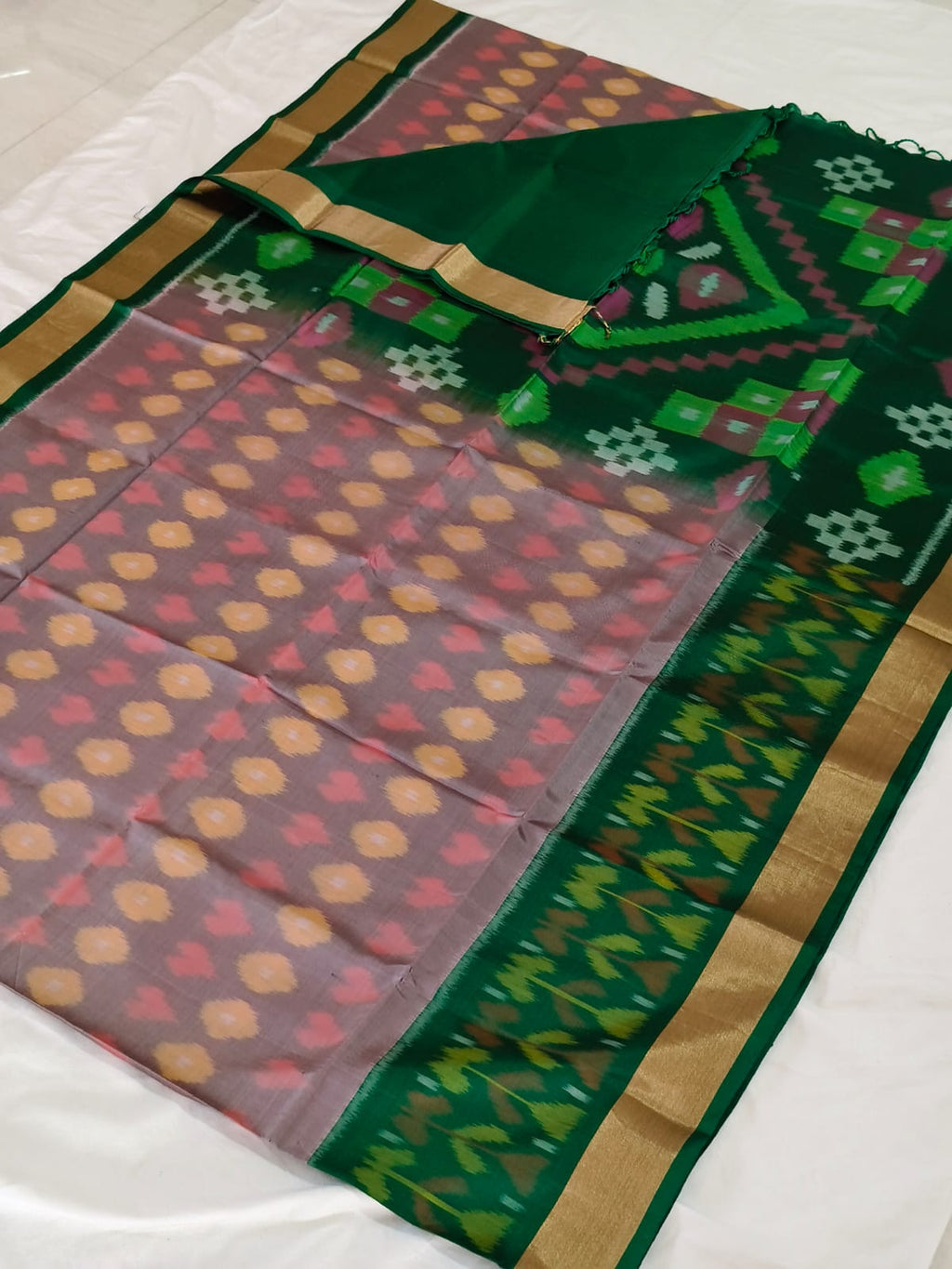 Pochampally Pure Silk Saree – Grey & Green