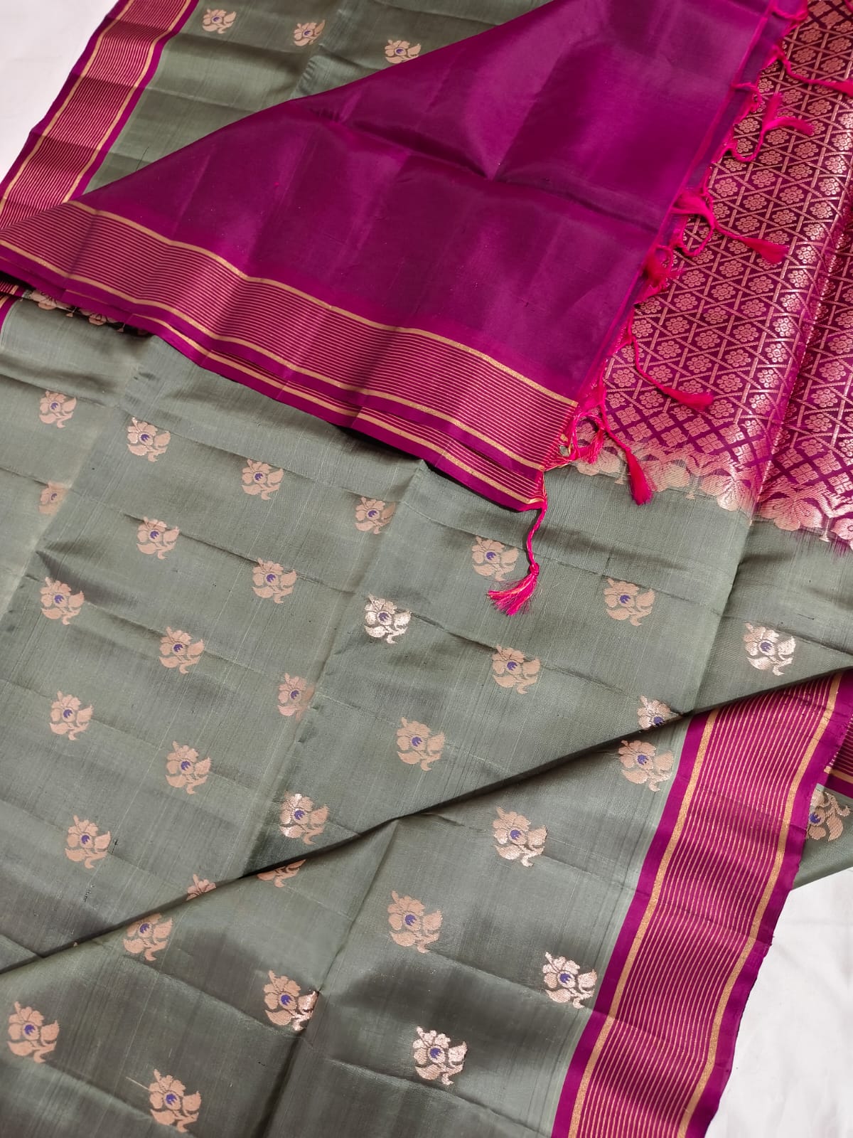 Soft Silk Saree – Olive Green & Magenta