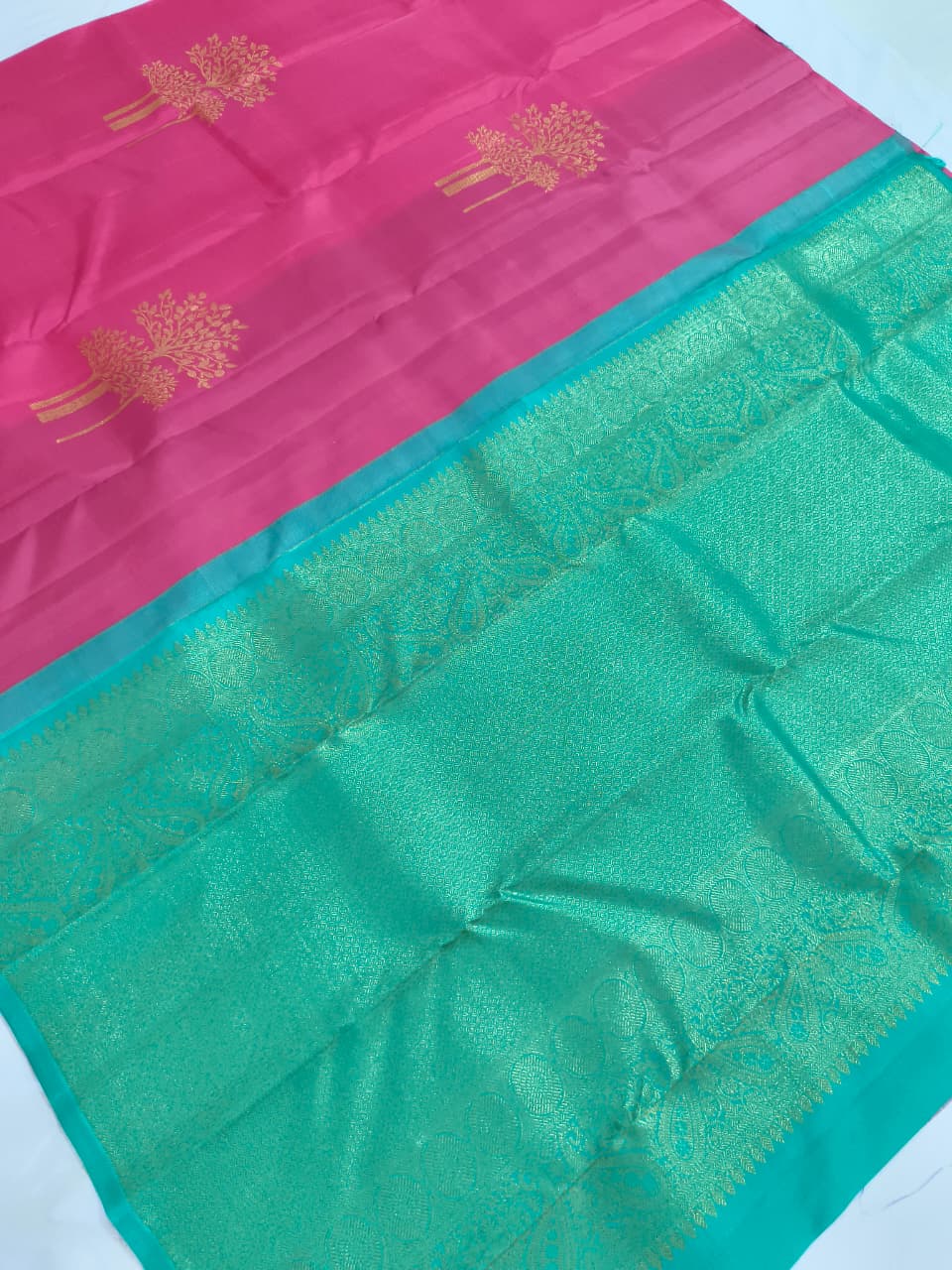 Pure Kanchipuram Handloom Borderless Silk Saree - Light Pink with Turquoise Contrast
