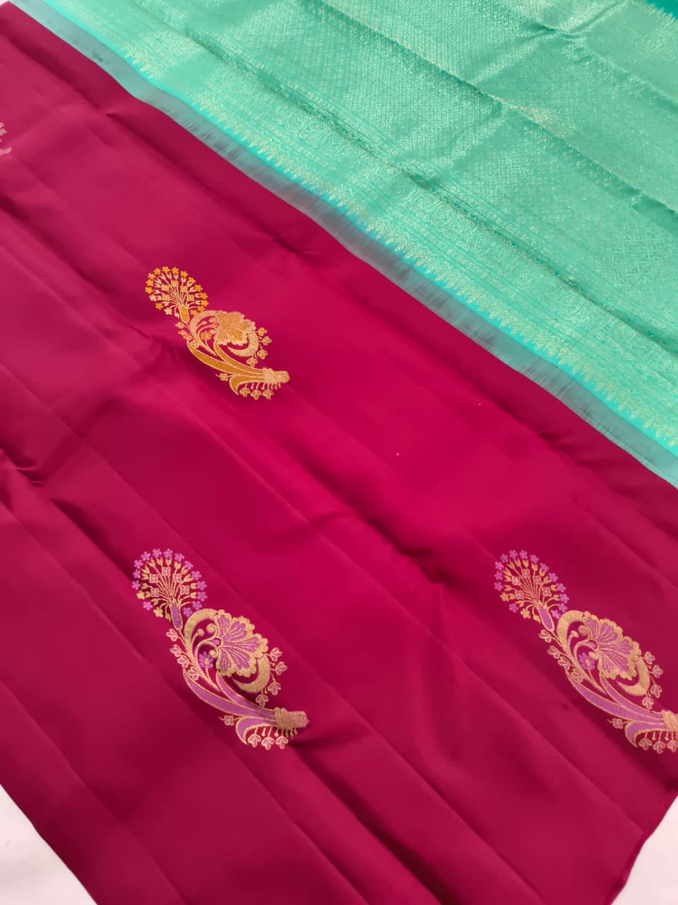 Pure Kanchipuram Handloom Borderless Silk Saree -Maroon with Turquoise Contrast