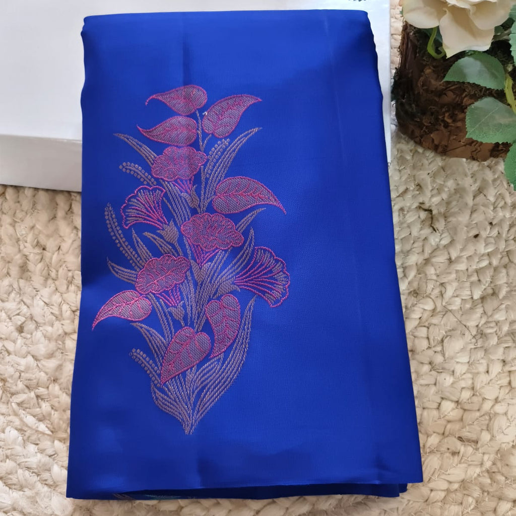 Pure Kanchipuram Handloom Borderless Silk Saree -Navy Blue with Light Pink Contrast