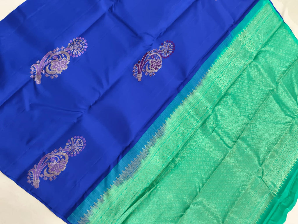 Pure Kanchipuram Handloom Borderless Silk Saree -Navy Blue with Turquoise Contrast
