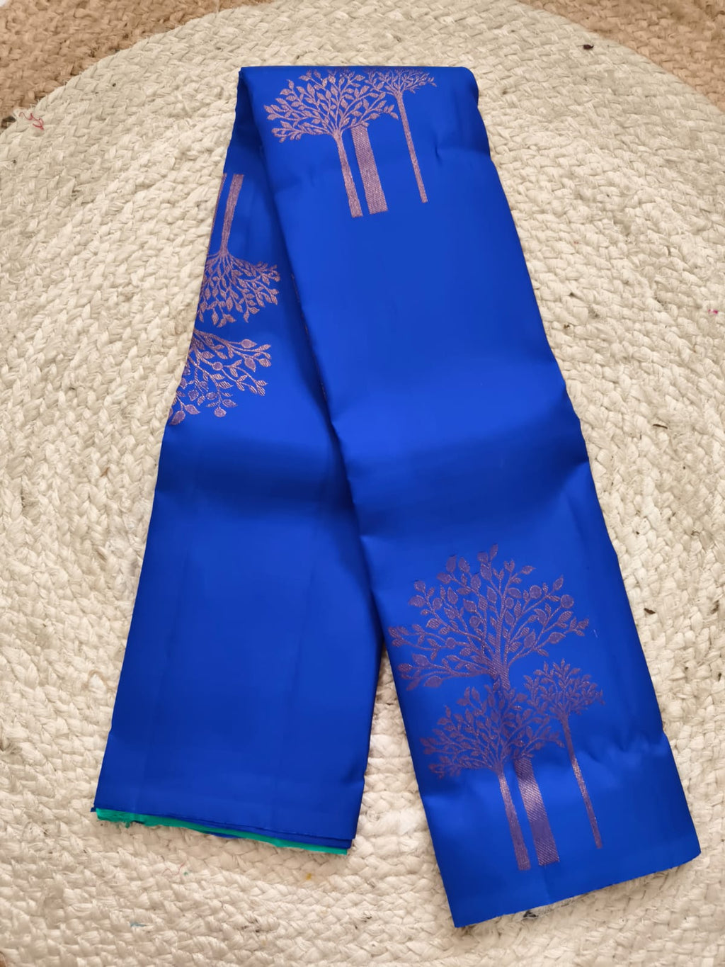 Pure Kanchipuram Handloom Borderless Silk Saree - Blue with Turquoise Contrast
