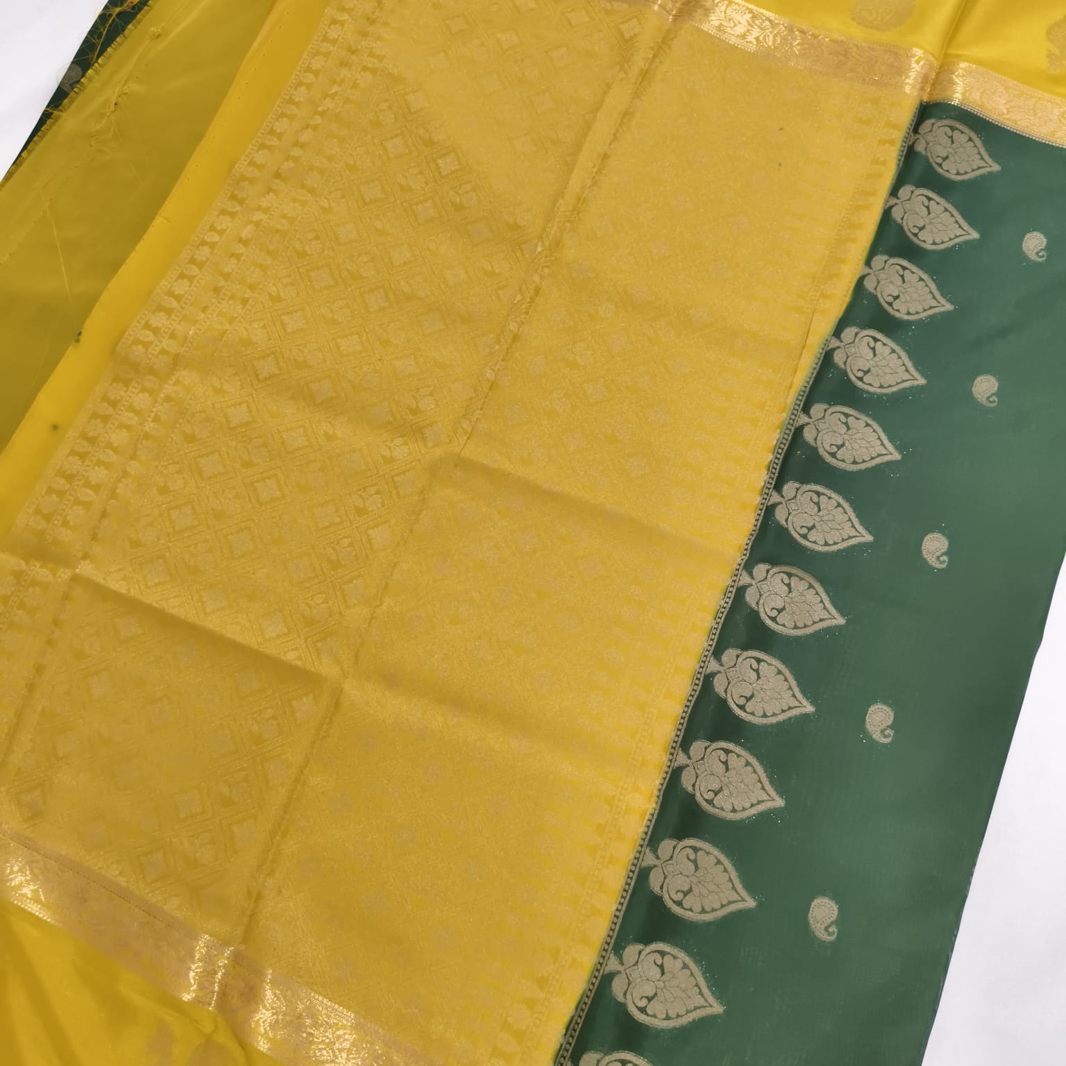 Semi Mysore Crepe Silk Saree- Dark Green and Olive Green Contrast