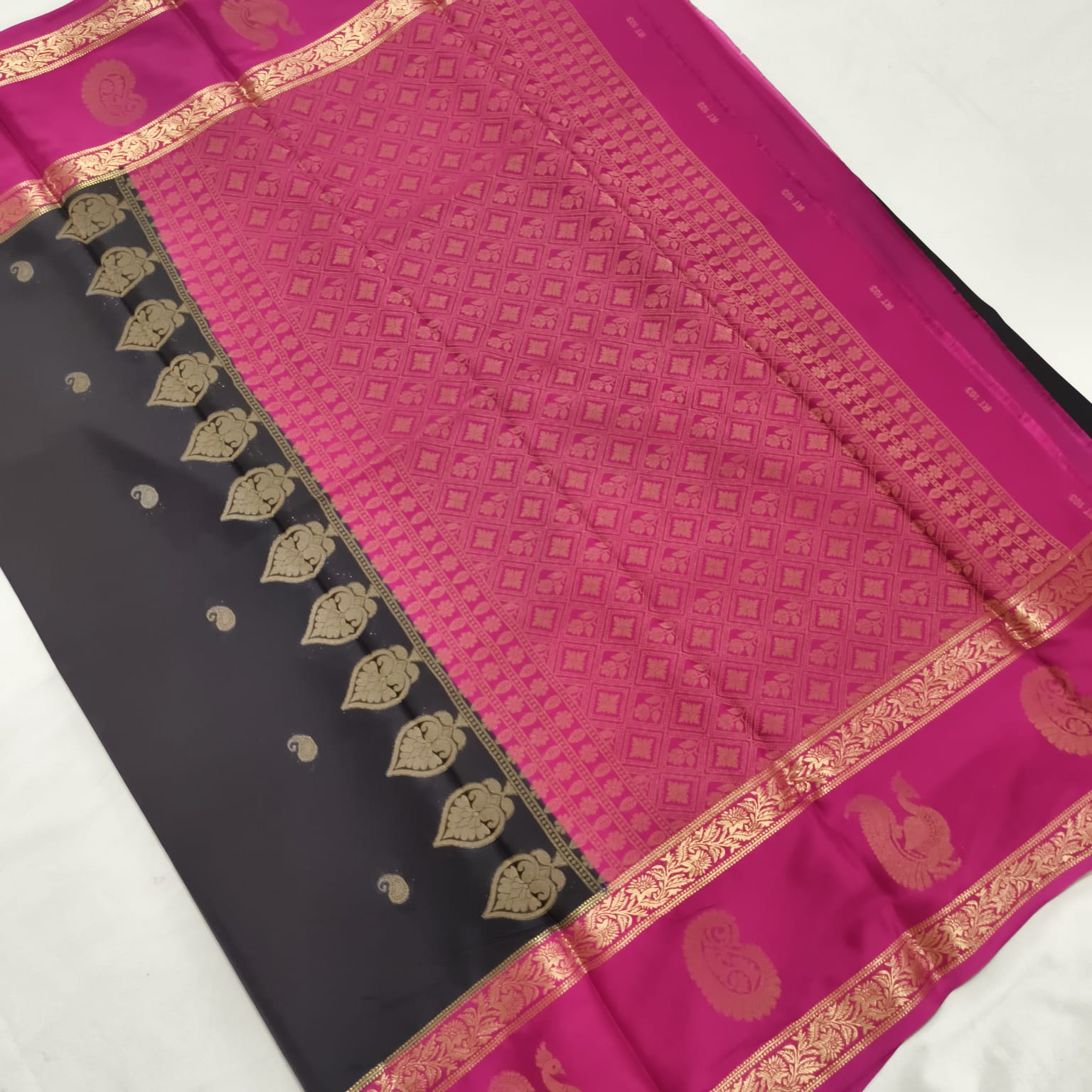 Semi Mysore Crepe Silk Saree- Black and Pink Contrast