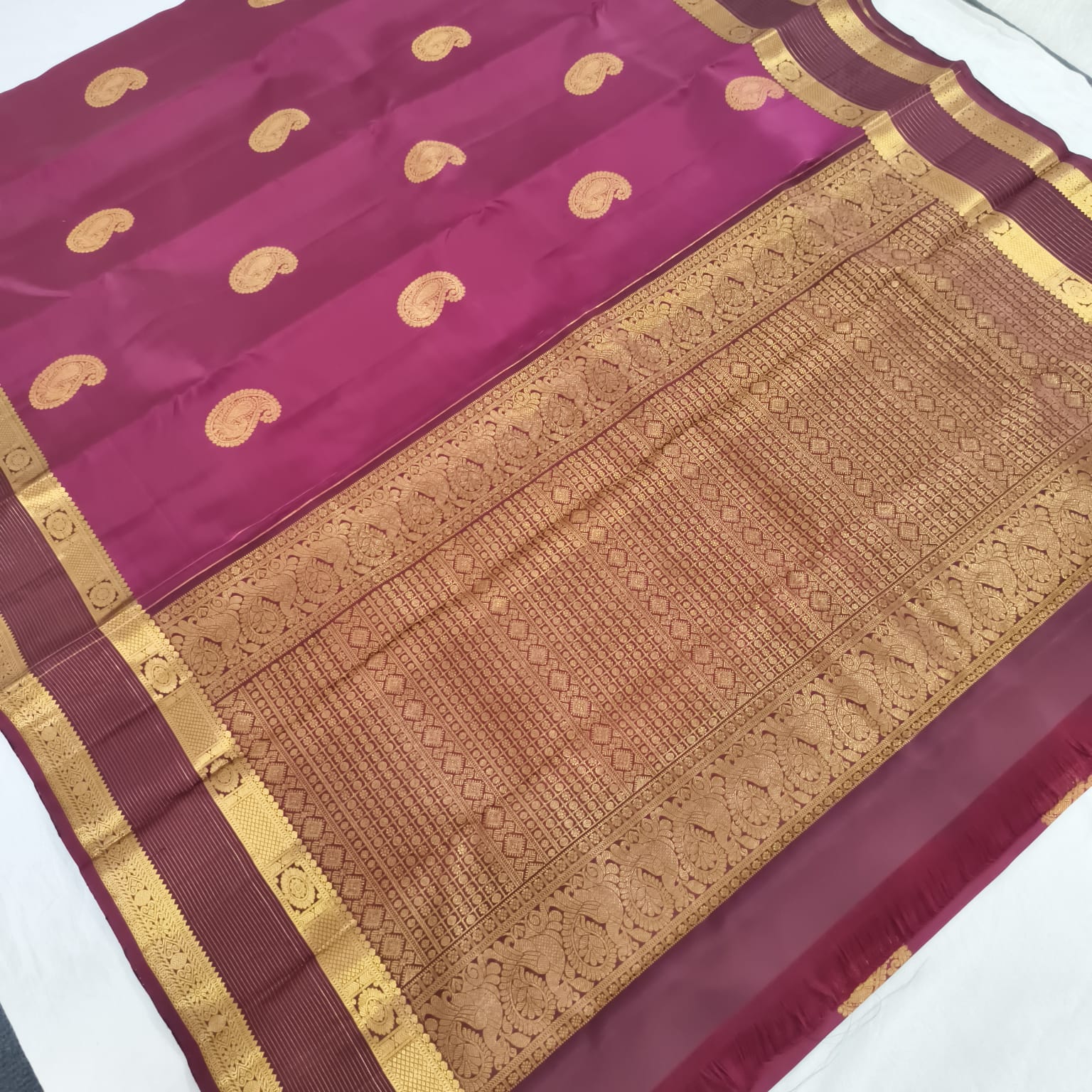 Pure Kanchipuram Handloom Silk Saree – Wine and Dark Maroon Contrast