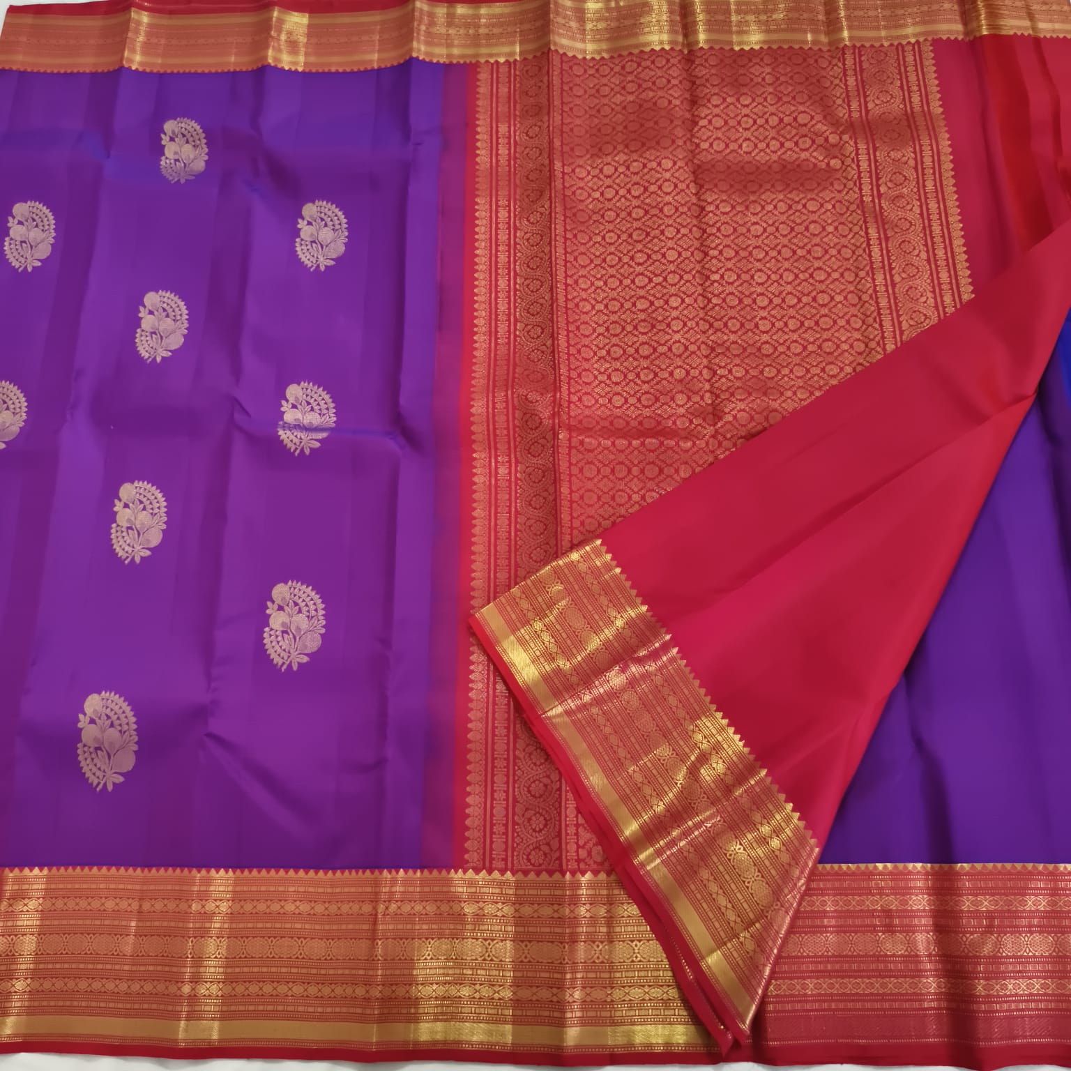 Pure Kanchipuram Handloom Silk Saree – Magenta and Maroon Contrast