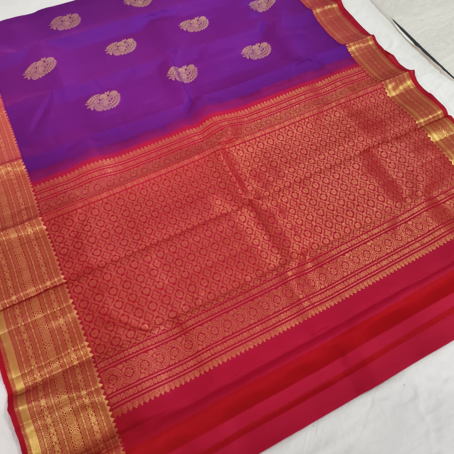 Pure Kanchipuram Handloom Silk Saree – Magenta and Maroon Contrast