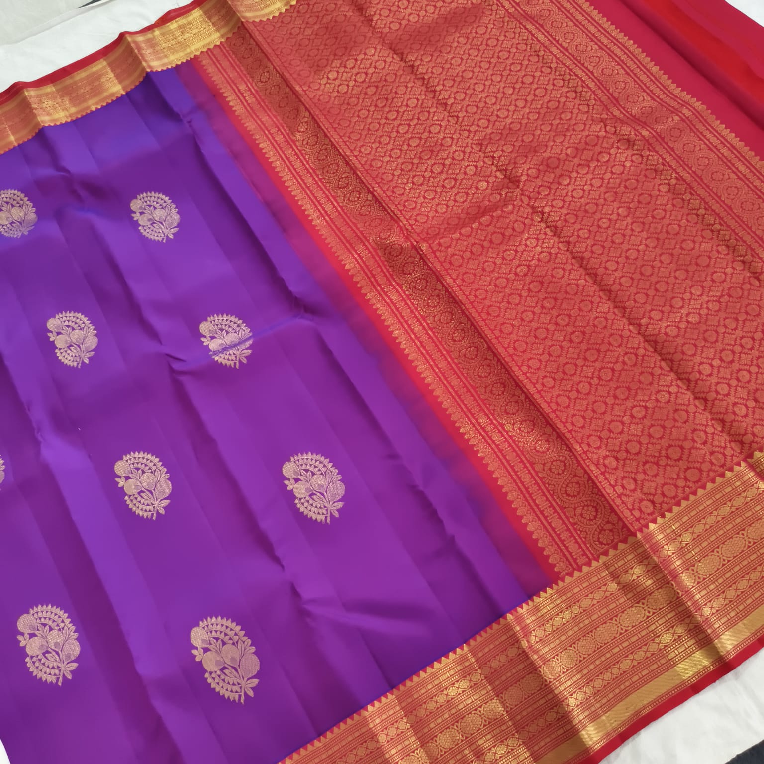 Pure Kanchipuram Handloom Silk Saree – Magenta and Maroon Contrast