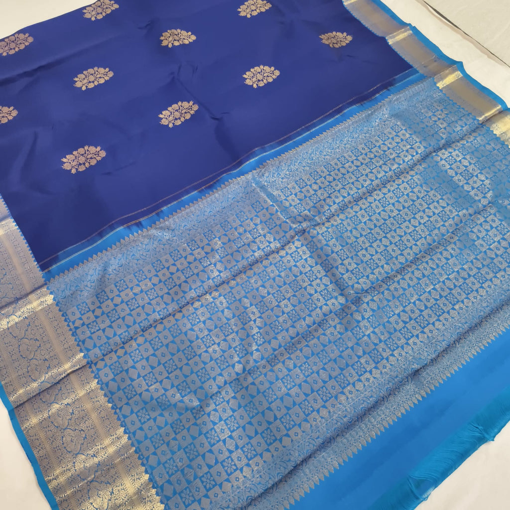 Pure Handloom Kanchipuram Silk Saree - Dark and Light Blue Contrast