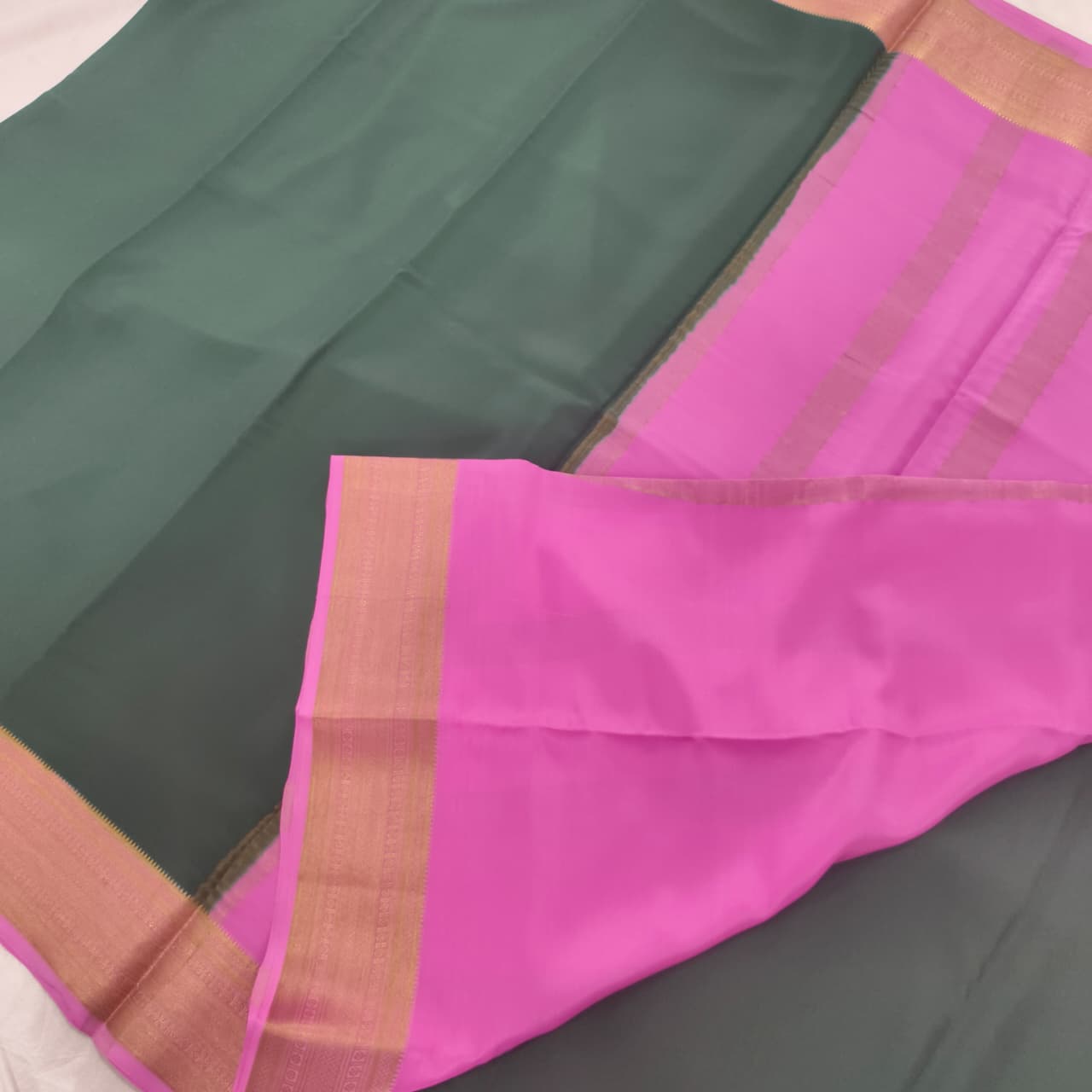 Pure Mysore Crepe Silk Saree – Bottle Green with Pink Contrast