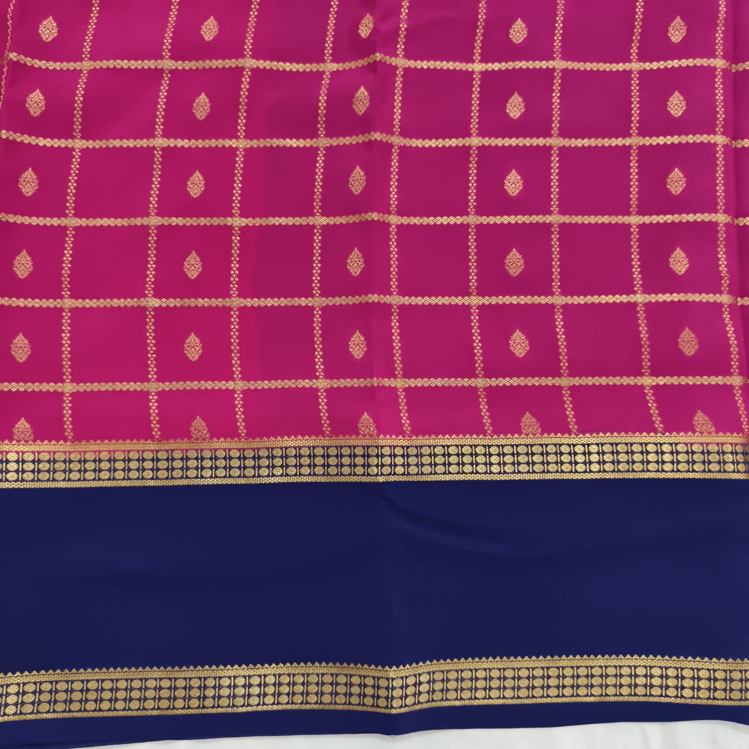 Pure Mysore Crepe Silk Saree – Magenta with Navy Blue Contrast