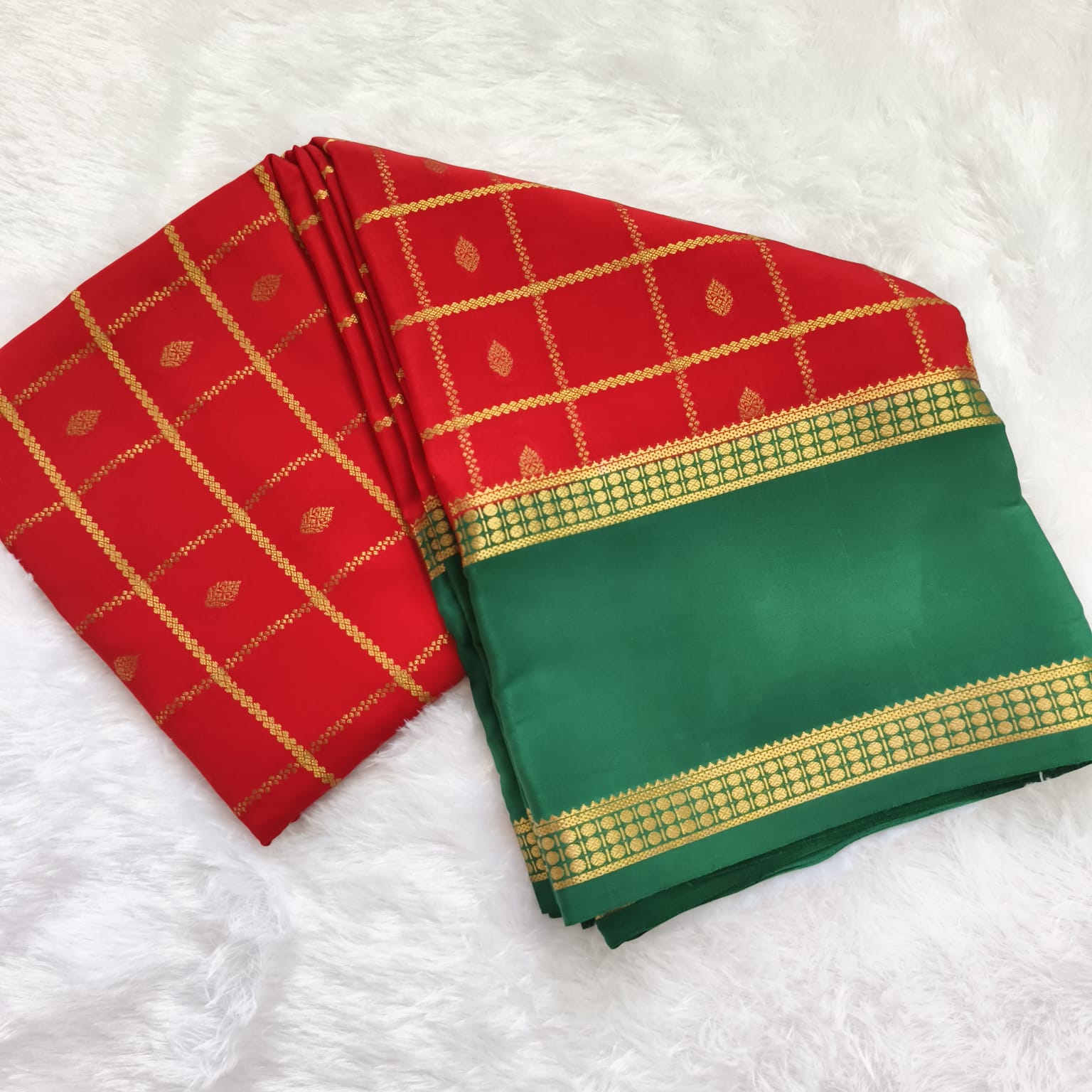 Pure Mysore Crepe Silk Saree – Red with Rama Green Contrast