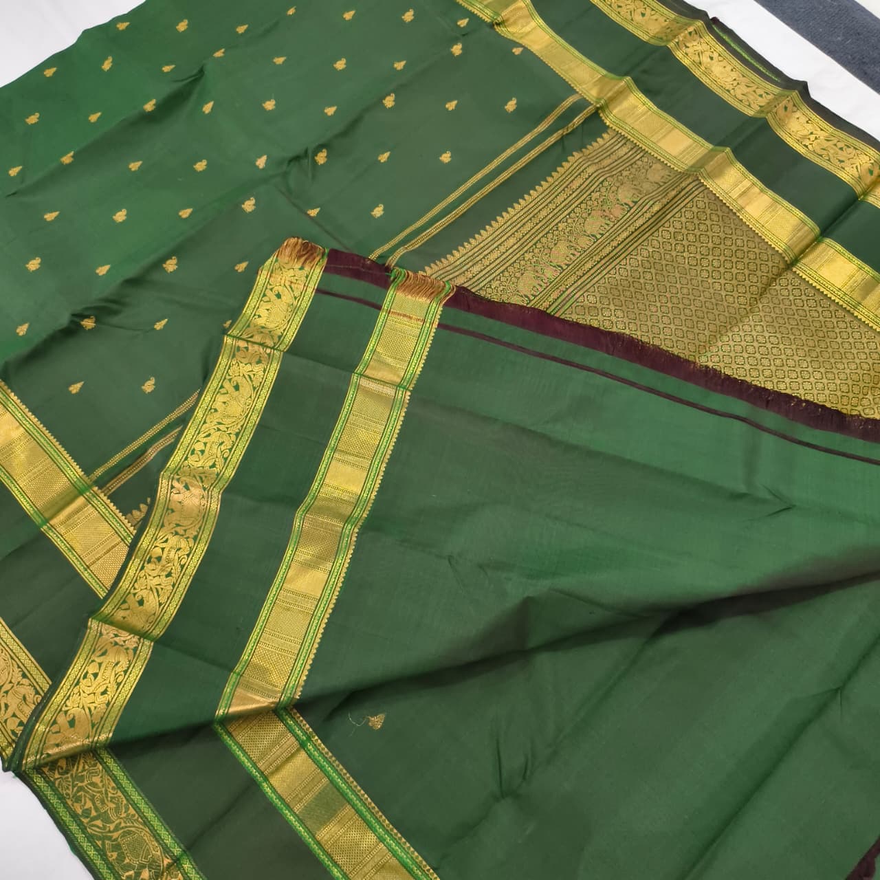 Pure Kanchipuram Handloom Silk Saree- Bottle Green With Big Bentex