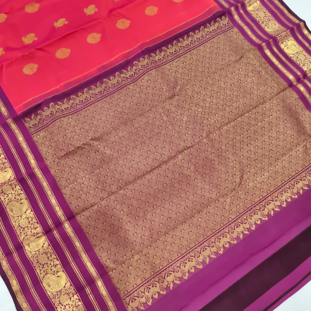 Pure Kanchipuram Handloom Silk Saree- Coral Pink and Wine