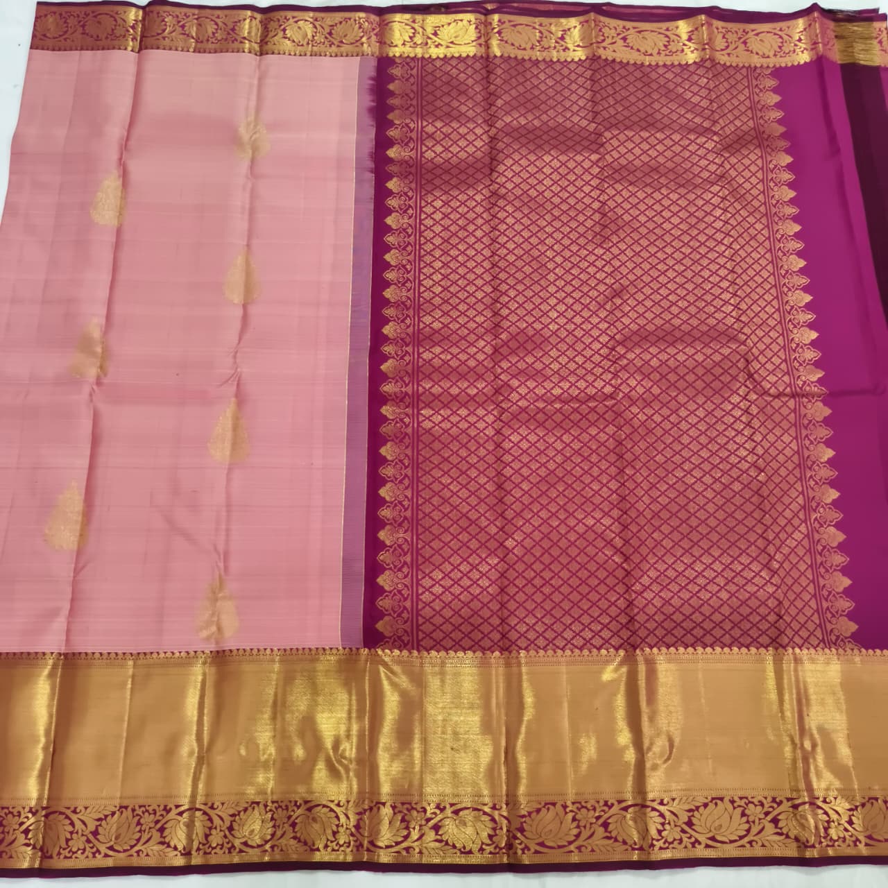 Pure Kanchipuram Handloom Silk Saree- Onion Pink with Wine Contrast