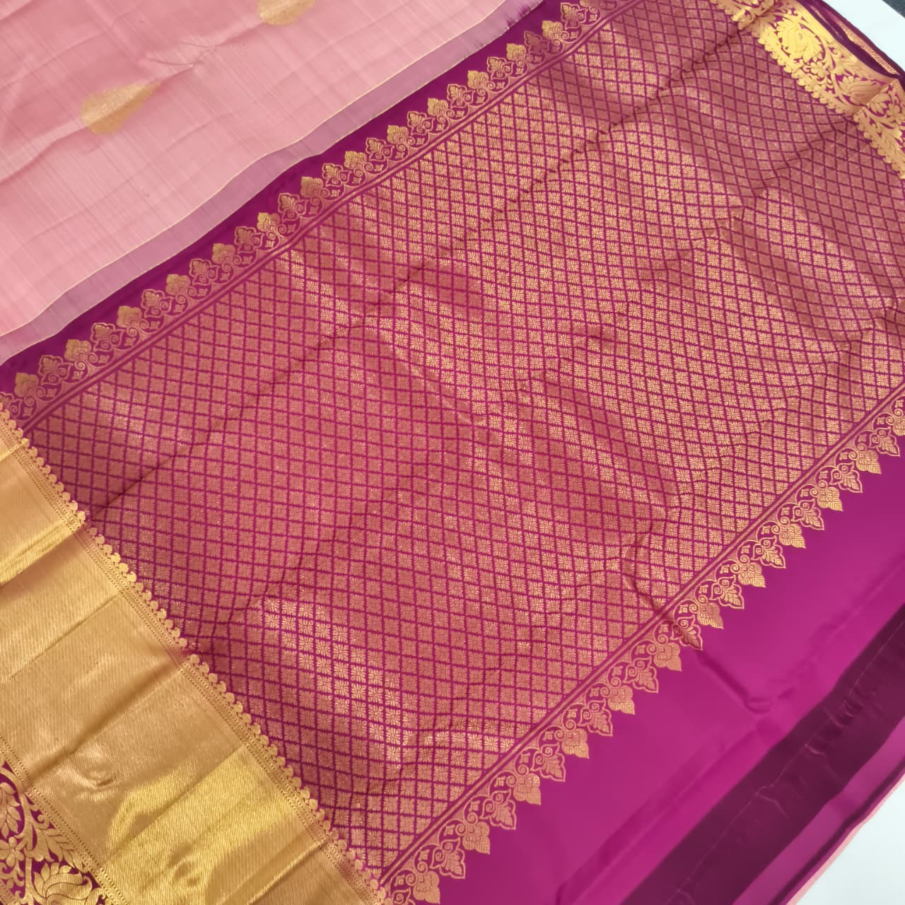 Pure Kanchipuram Handloom Silk Saree- Onion Pink with Wine Contrast