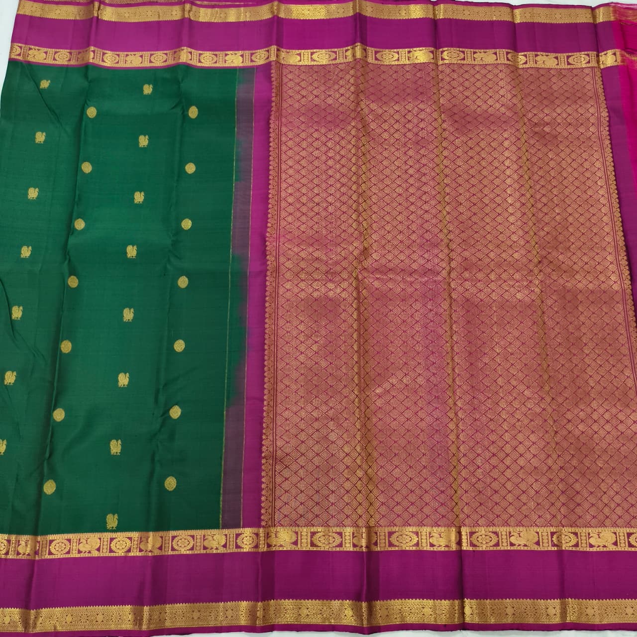 Pure Kanchipuram Silk Saree – Bottle Green and Magenta Contrast