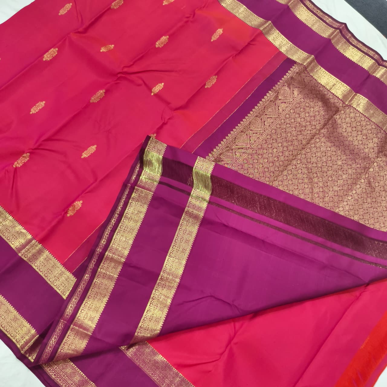 Pure Kanchipuram Silk Saree – Coral Pink and Wine Contrast