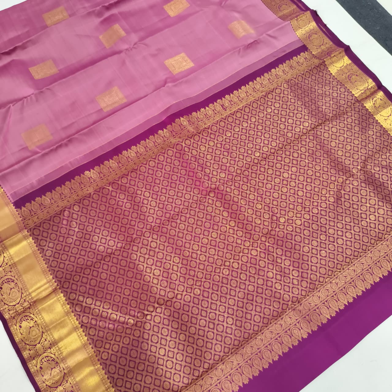 Pure Kanchipuram Silk Saree – Onion Pink and Wine Contrast