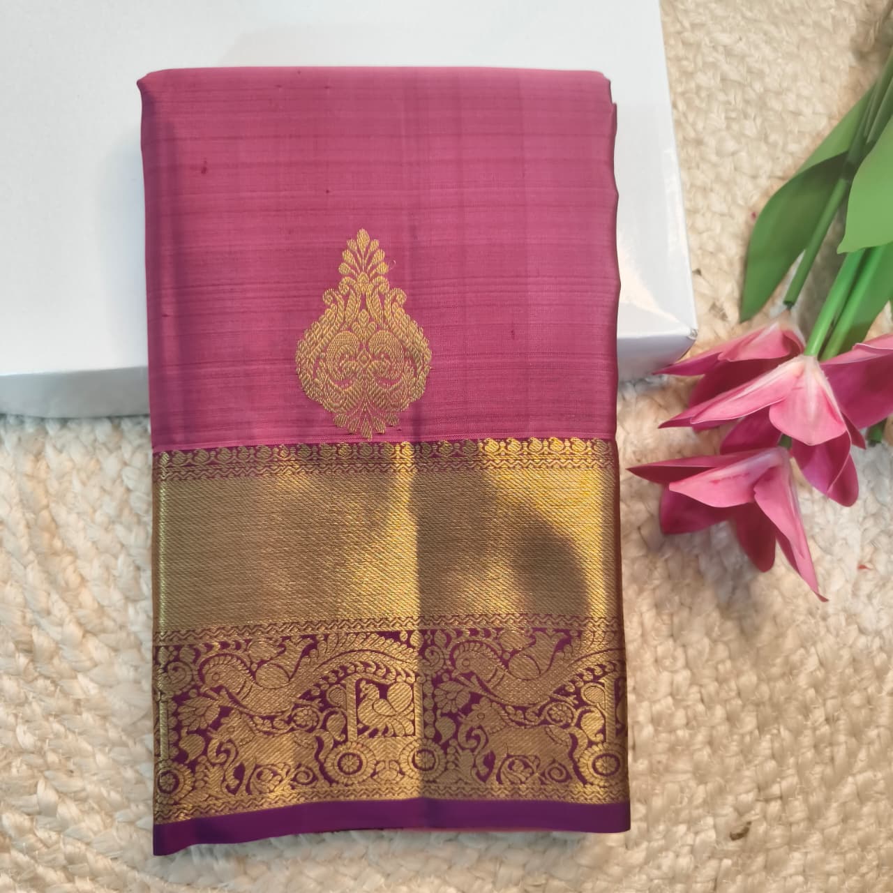 Pure Kanchipuram Silk Saree – Onion Pink and Wine Contrast