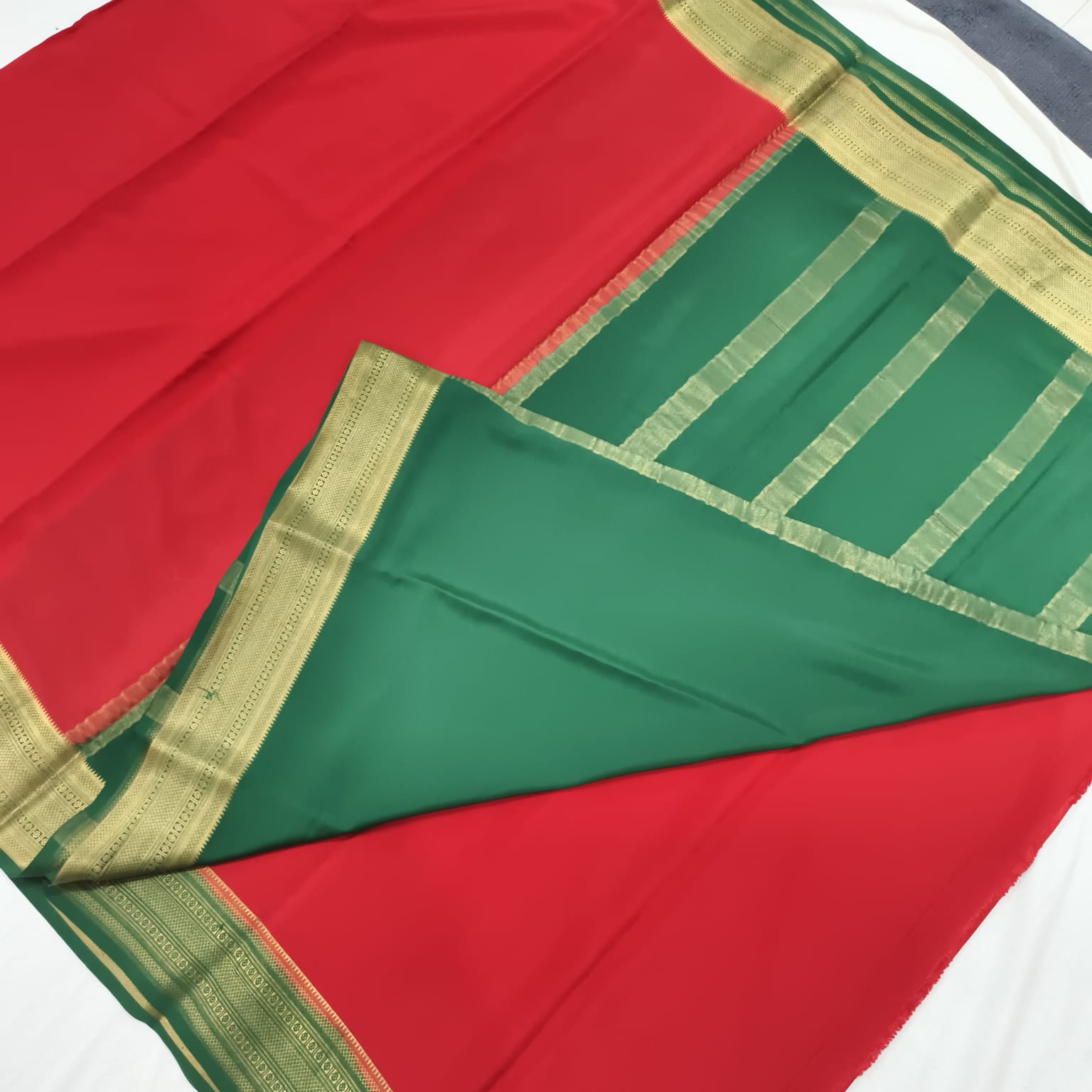 Pure Mysore Crepe Silk Saree – Red with Green Contrast