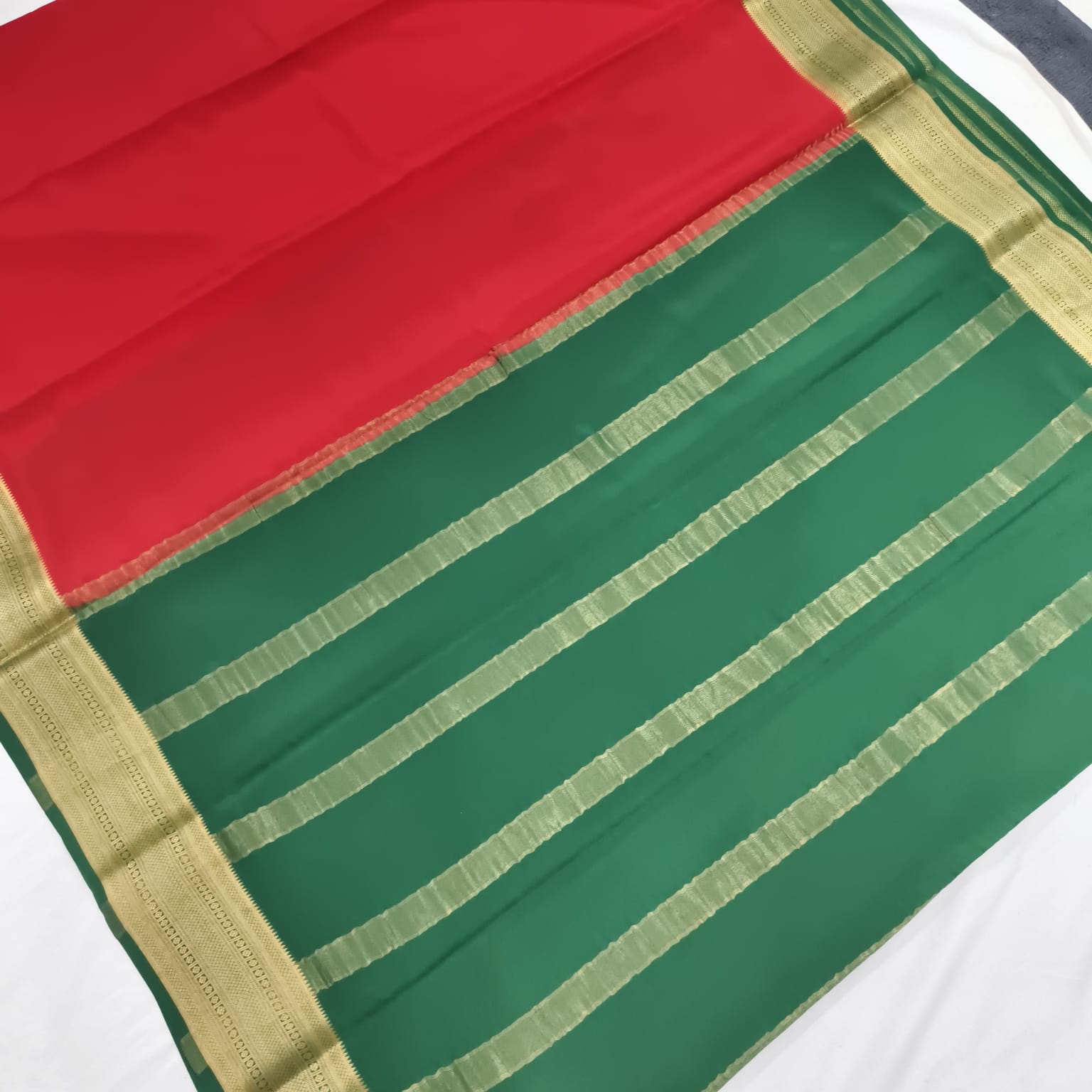 Pure Mysore Crepe Silk Saree – Red with Green Contrast