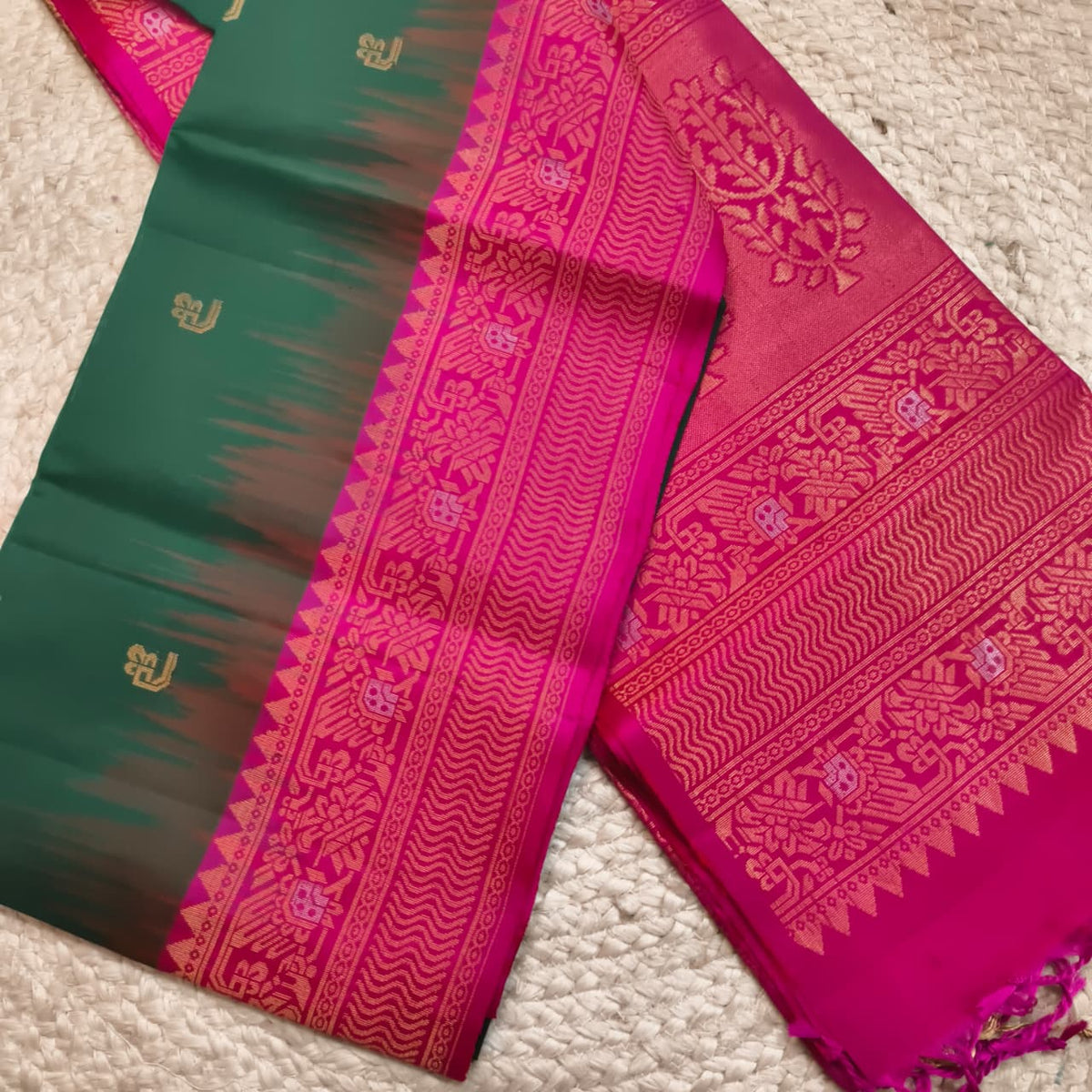 Pure Kanchi Soft Silk Saree – Bottle Green and Rani Pink Contrast