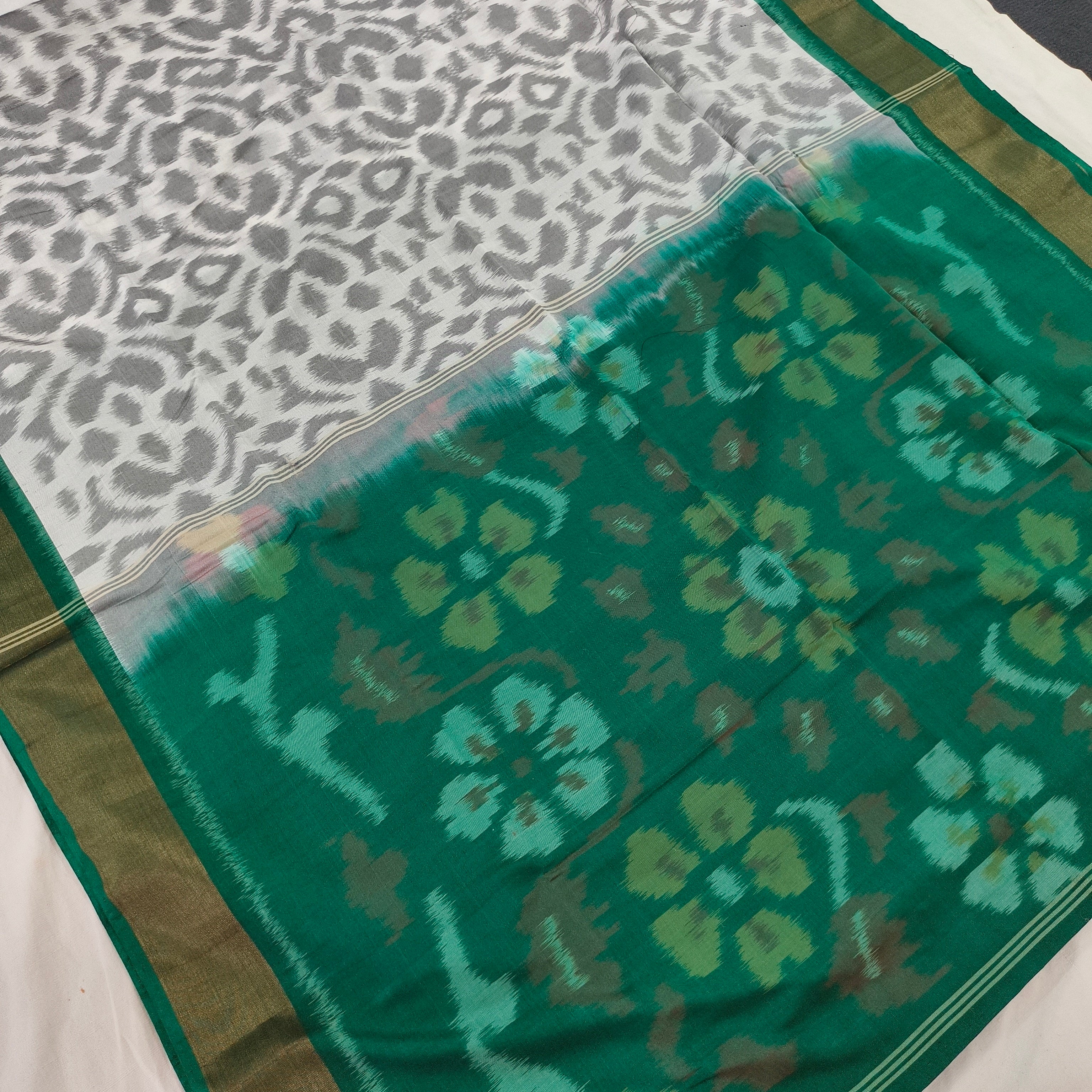 Silk Cotton Saree – White and Green